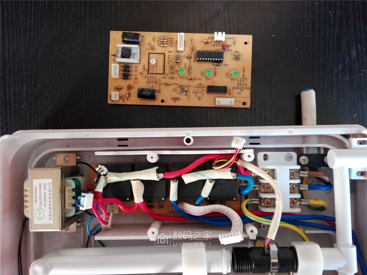 拆一个速热型的电热水器获热得快一个单片机一个