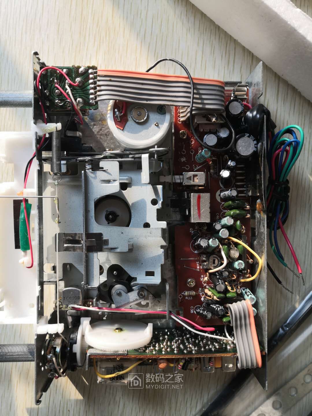 拆解老式汽车收放机nipponfs80