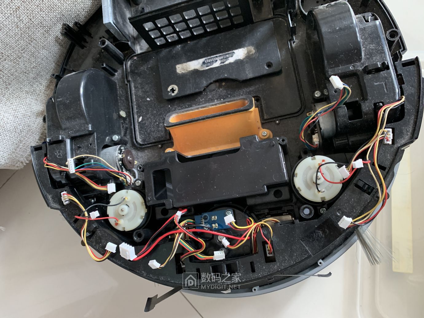 拆解国内某大家电品牌扫地机