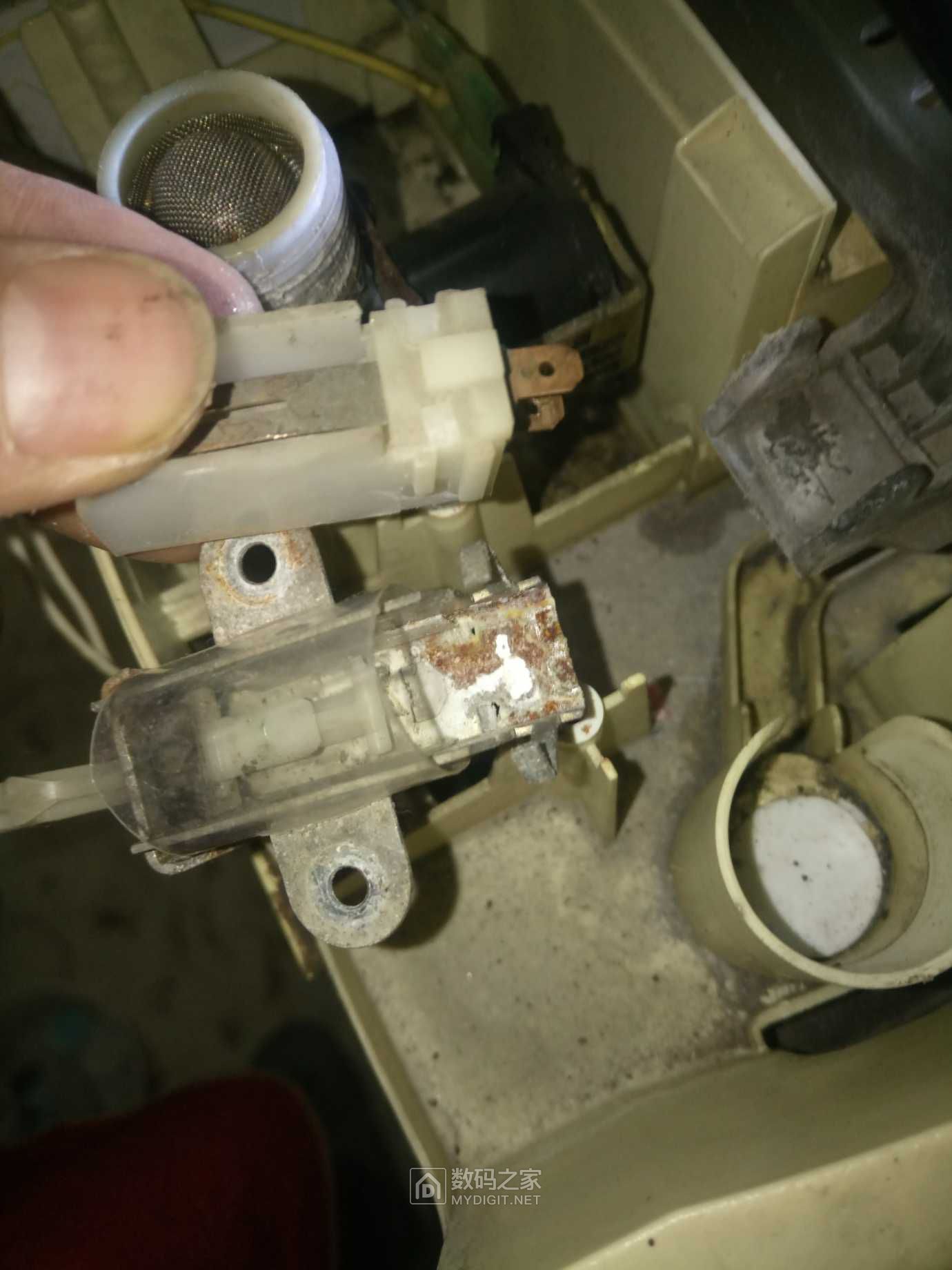 糊涂拆修好小天鹅波轮洗衣机水位开关xqb62502g