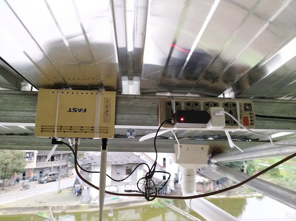 安装室外云台摄像头闲置路由器发挥余热