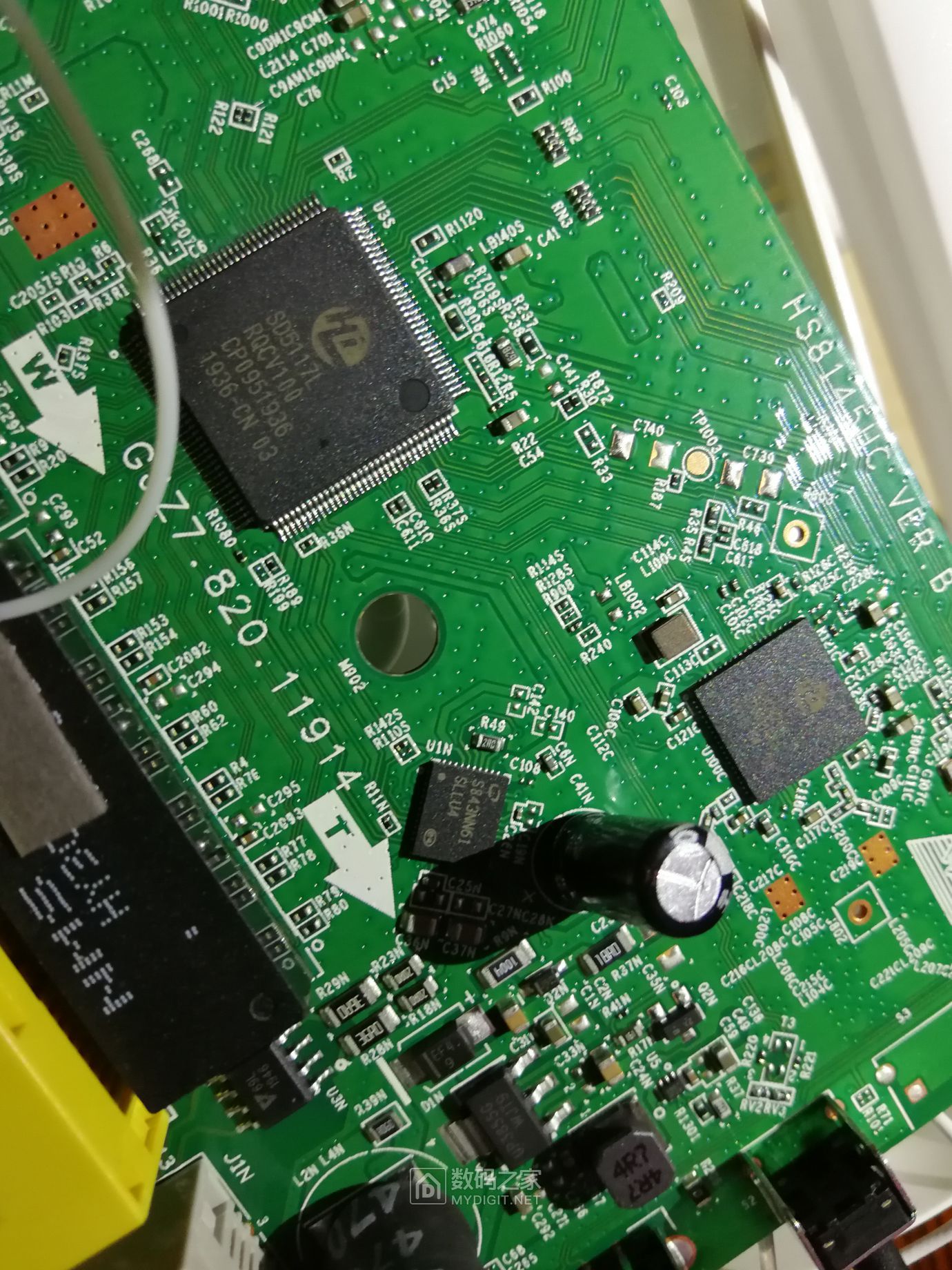 拆一个20年的华为hs8145c5光猫 拆机乐园 数码之家