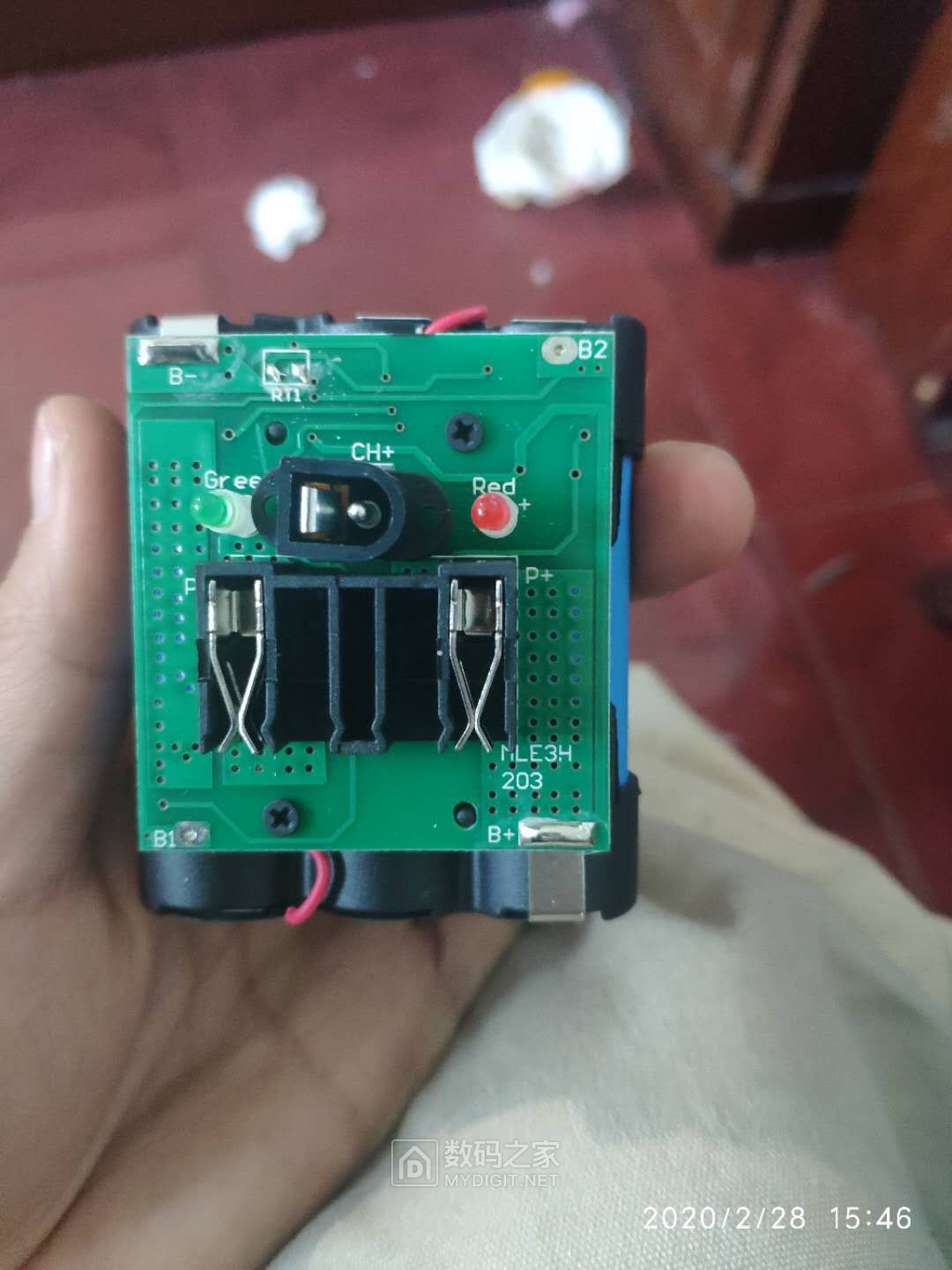 尼奥动力12v锂电热熔胶枪首拆