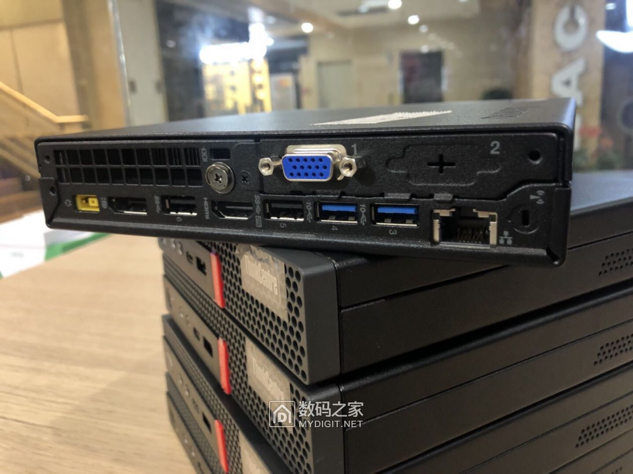 迷你神器小主机thinkcentrem720q八代u8g256g硬盘