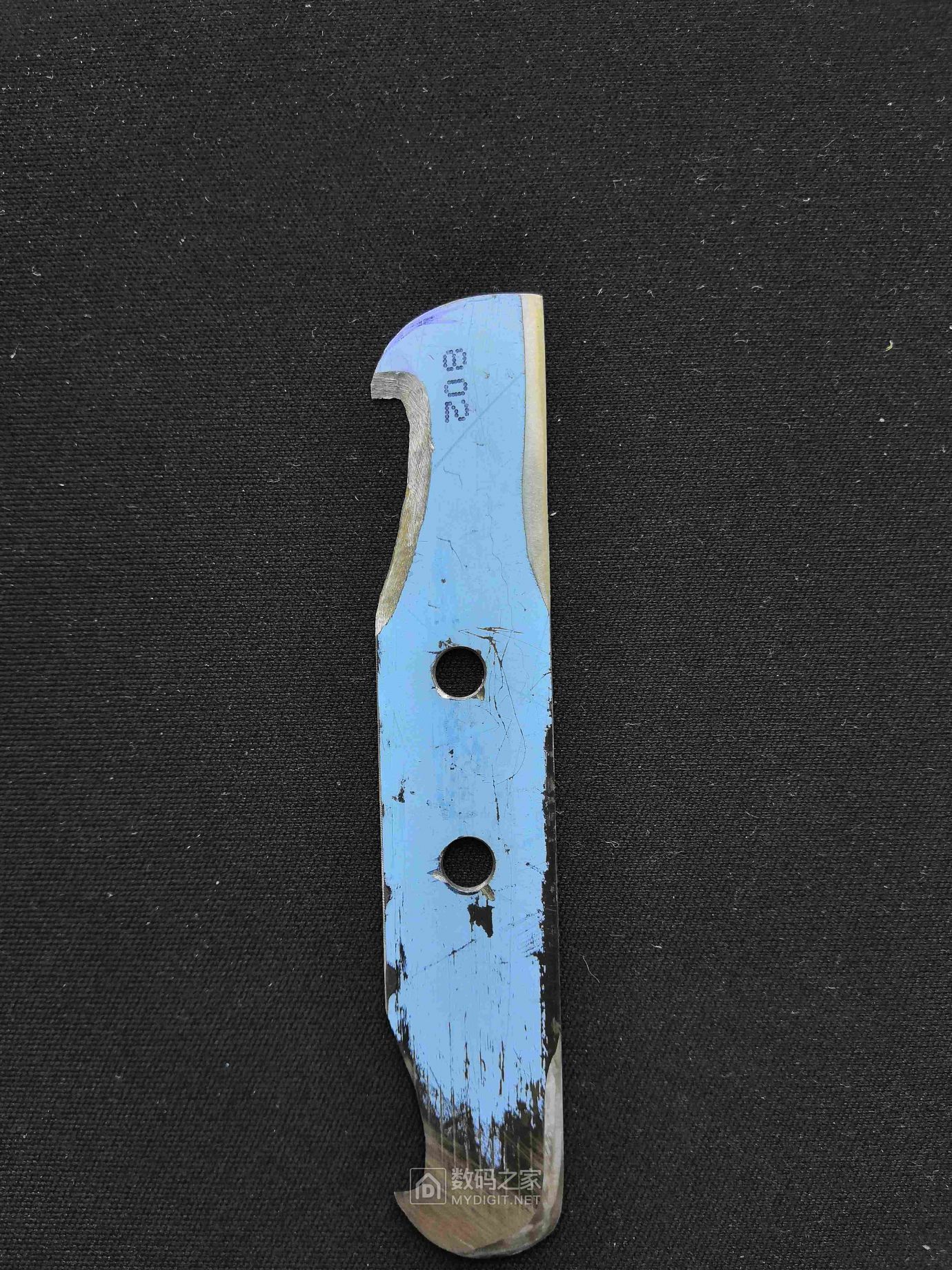 磨了把扒电缆皮的勾刀