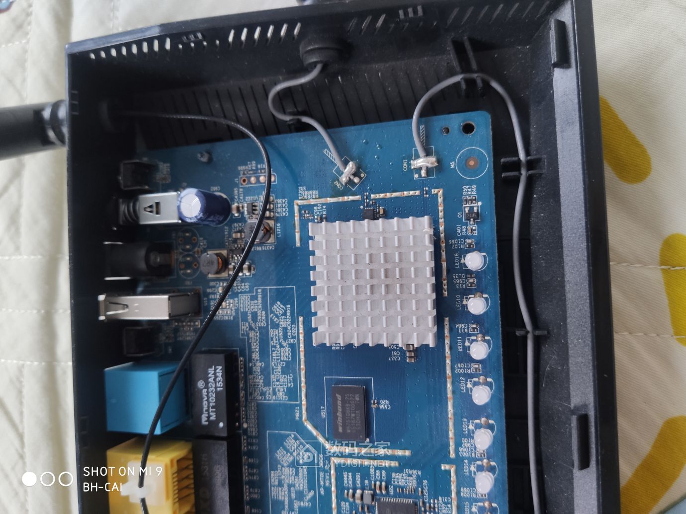 吃饱没事做华硕4天线路由器ac1200拆机加散热片