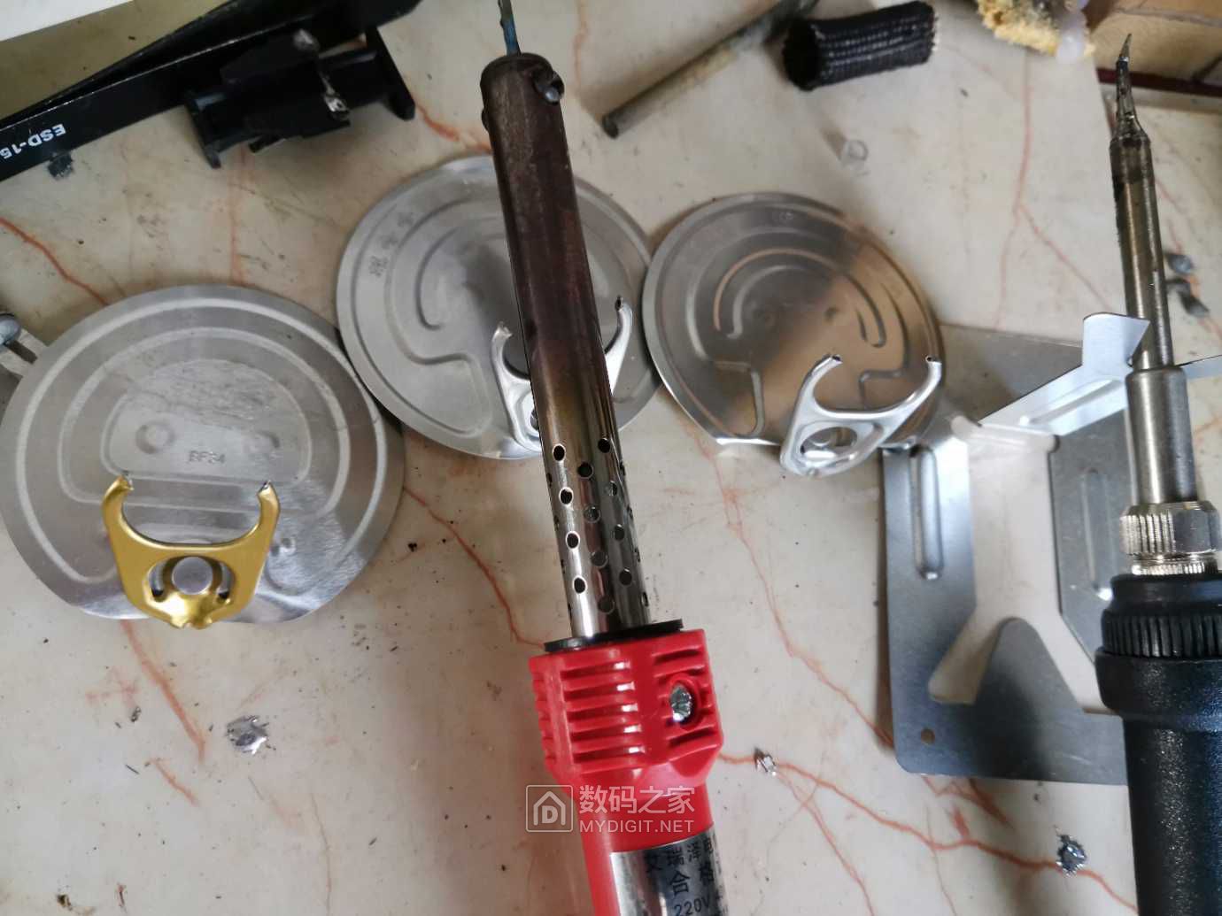 两刀diy一个烙铁架