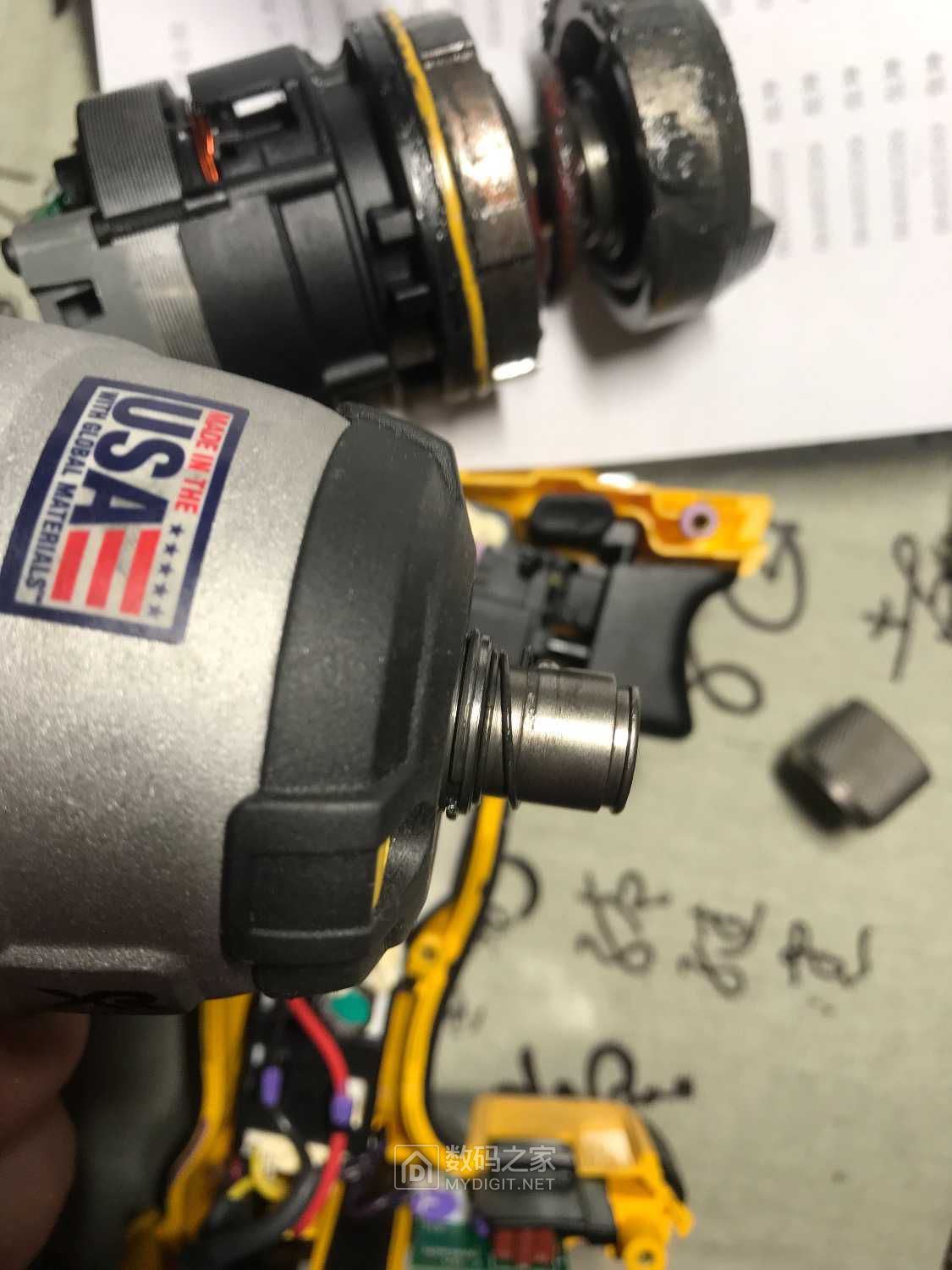 得伟887的t型轴如何卸下来啊