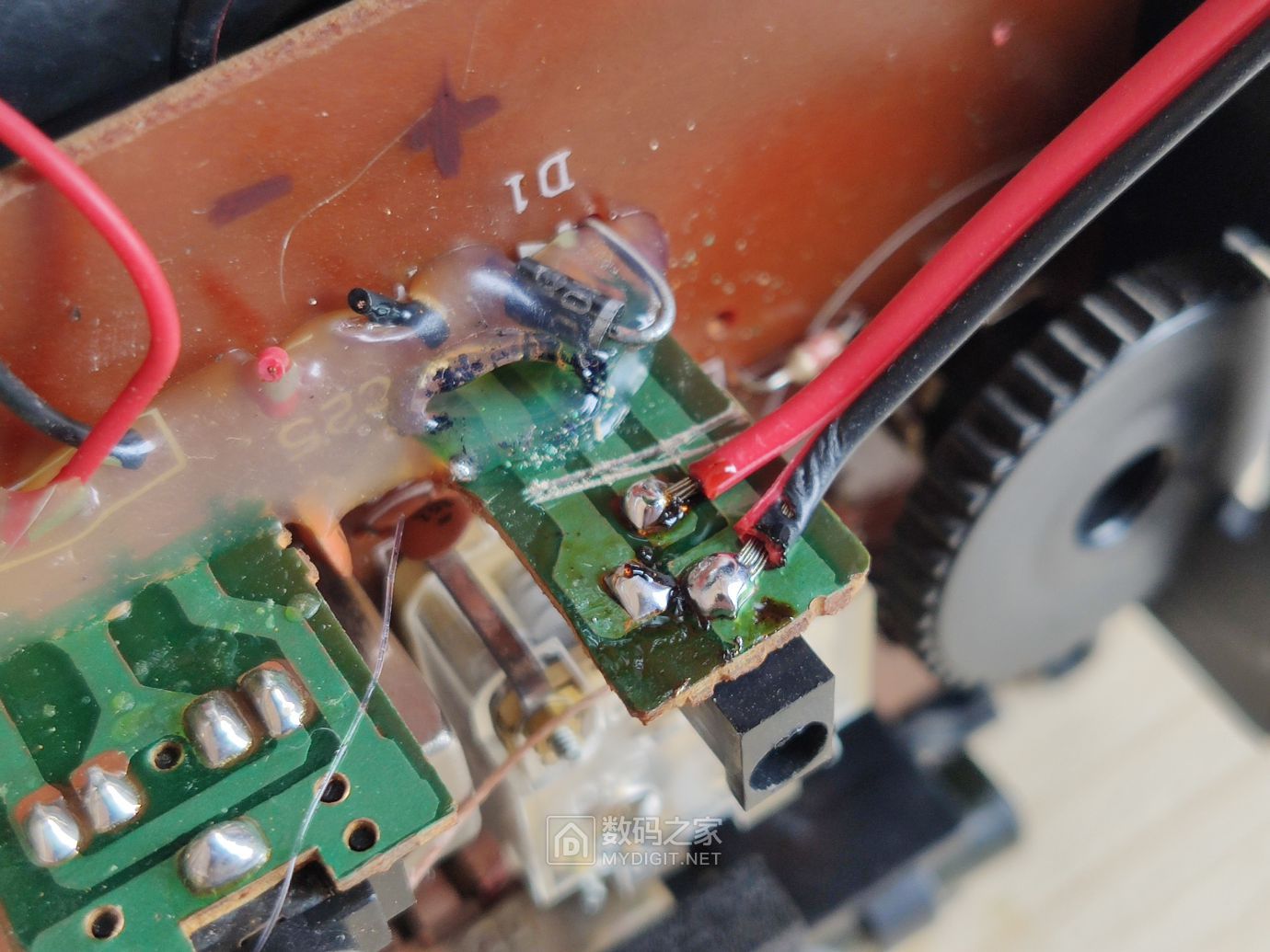 德生r206收音机清理并换锂电池