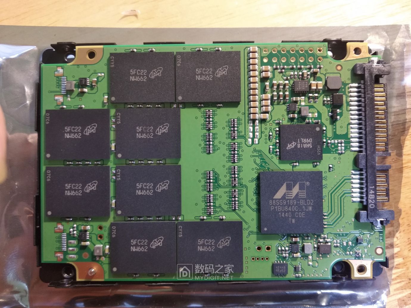 镁光M600 1T固态硬盘A-b.jpg