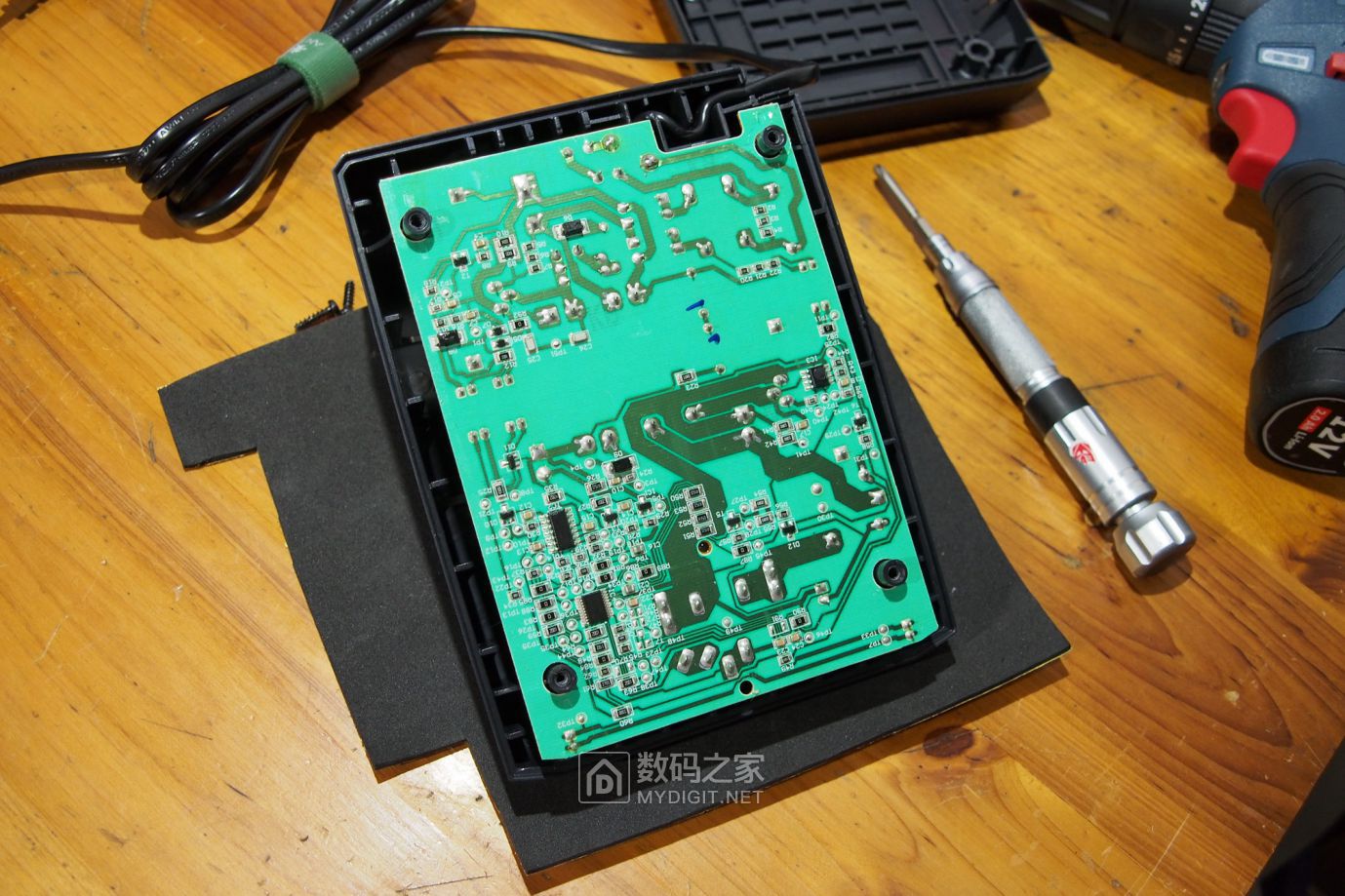 拆解三款博世充电器拆解图gal12v40al1820cval1860cv