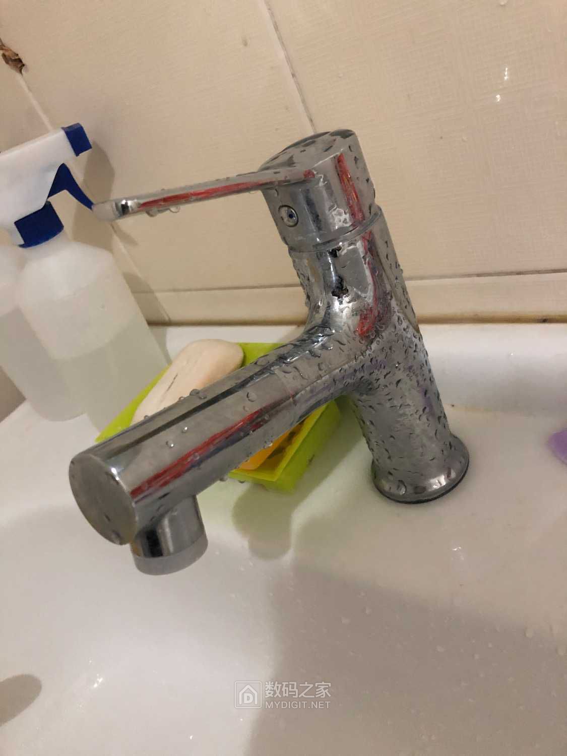 这个水龙头的气泡嘴怎么拆