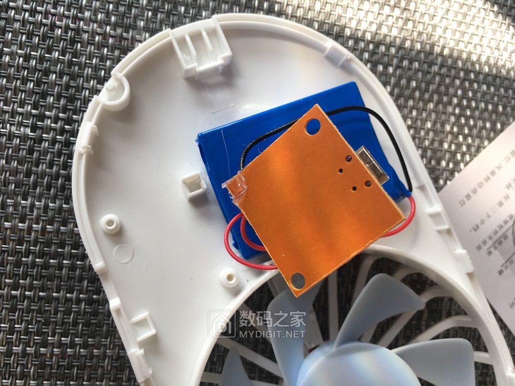 两块四毛五的锂电池三档小风扇拆解