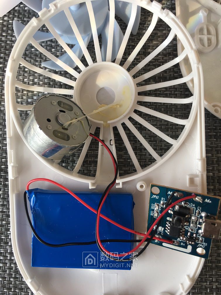 两块四毛五的锂电池三档小风扇拆解