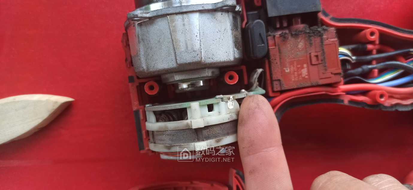 大有5733p电动扳手拆解清灰