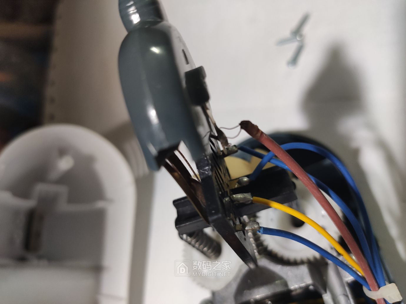 拆修一个电动打蛋器 铝线垃圾