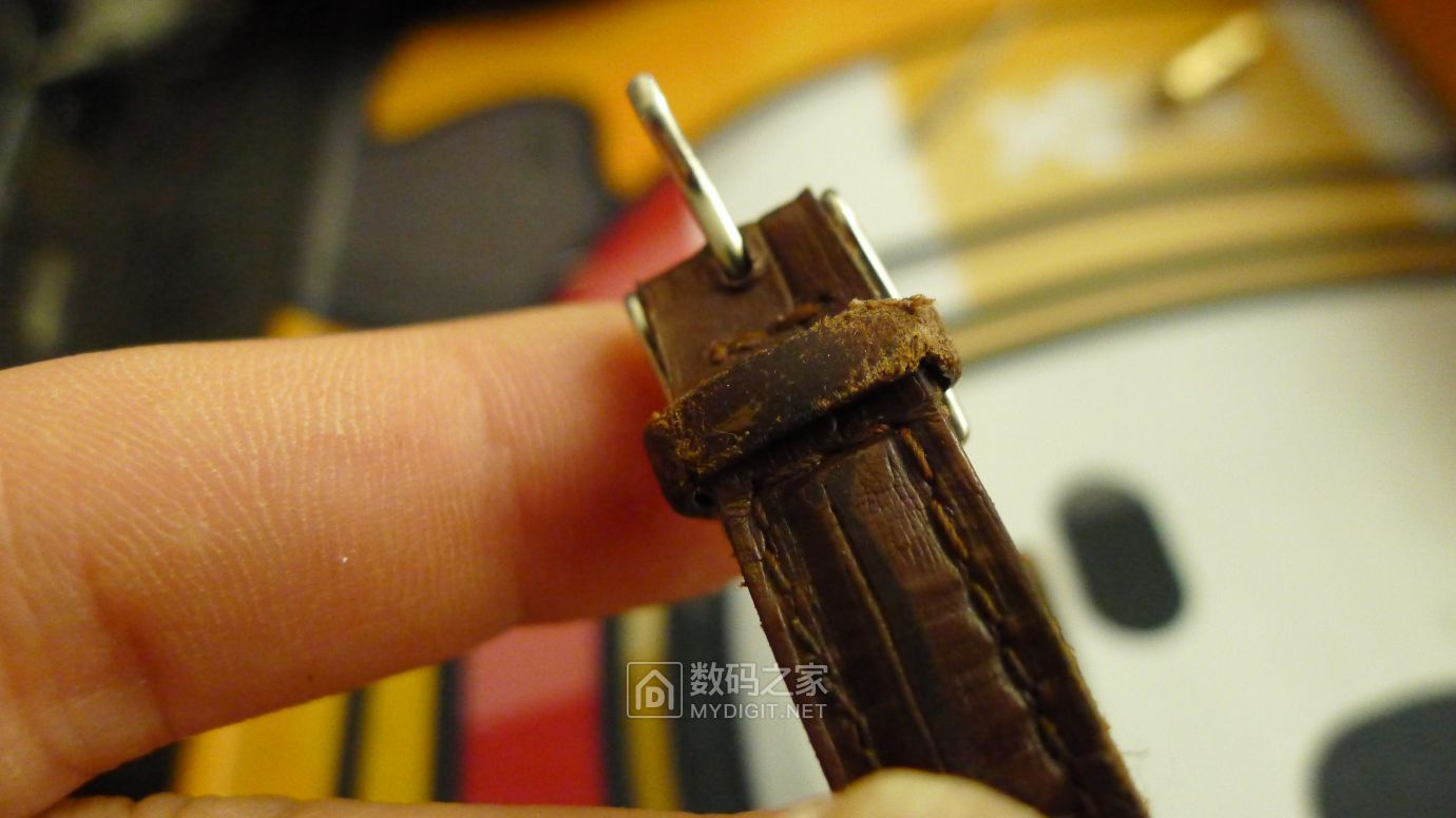 爱人学生时代的依波表拆开换电池