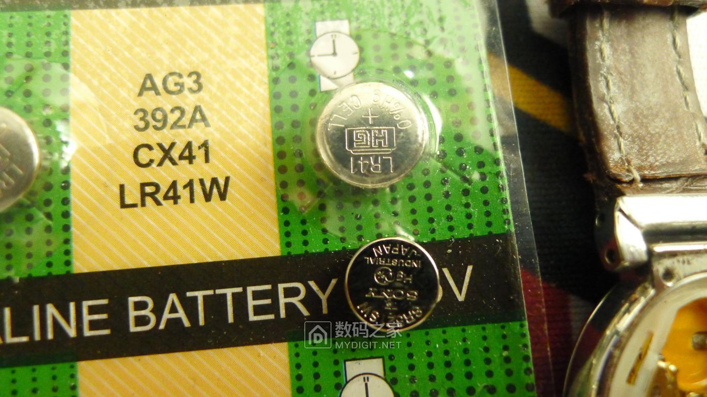 爱人学生时代的依波表拆开换电池