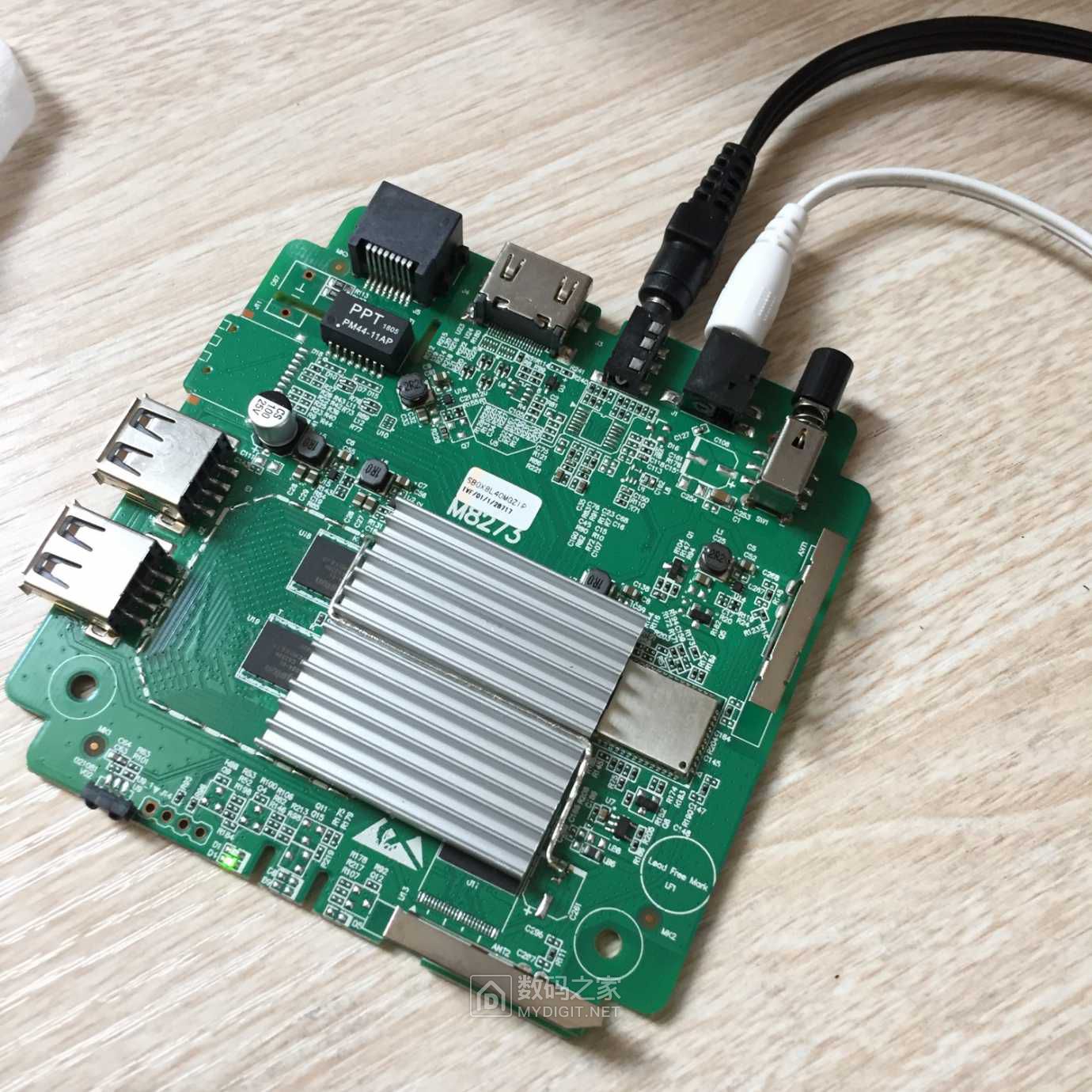 cm2012电视盒刷机后换散热片