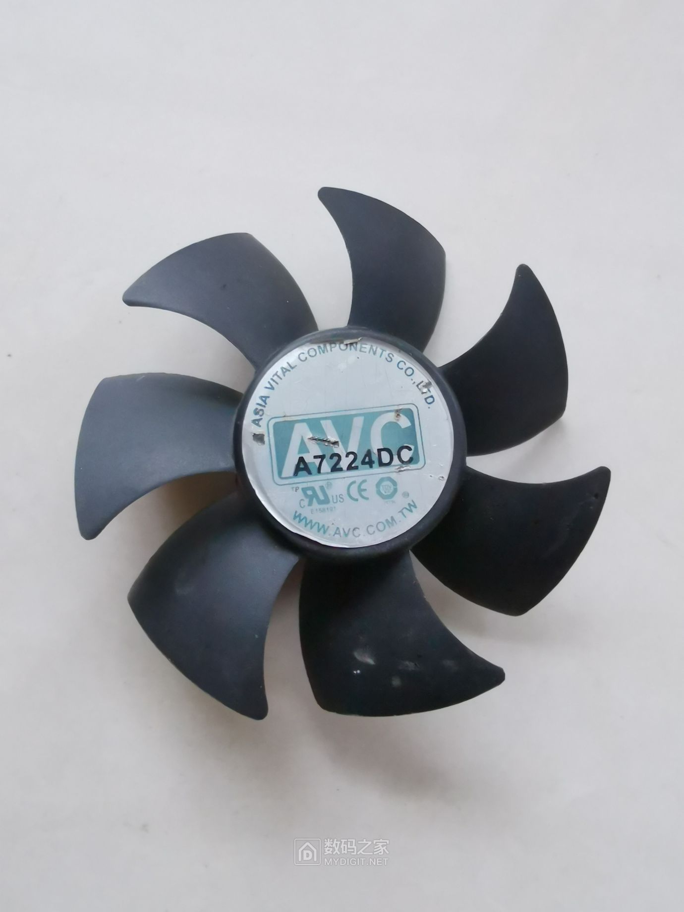 avc液压轴承风扇ds08025r12up059