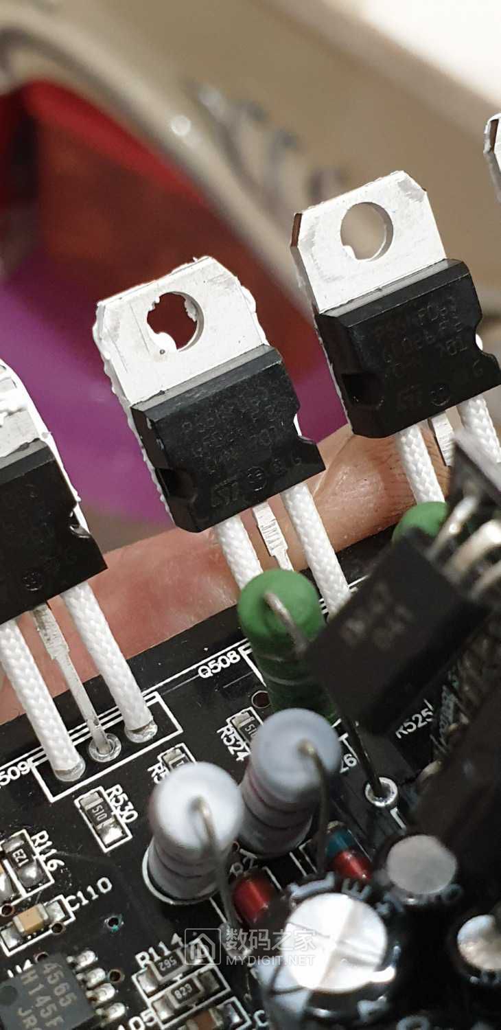 拆魅颂美奏臣x3车载功放请问这是什么功放管