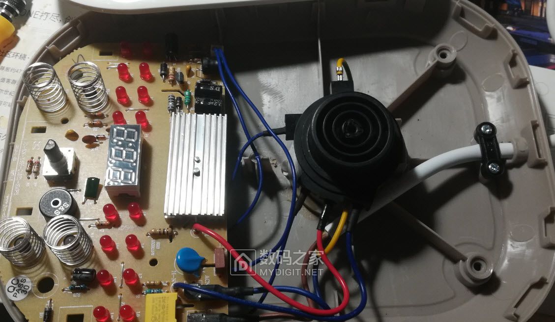 拆了一个不工作的小熊养生壶yshc18k5请教各位高手是什么问题