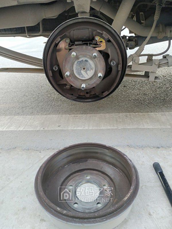 面包车后鼓刹一般跑多少公里更换今天拆跑了4年65000km的江淮m3后鼓刹