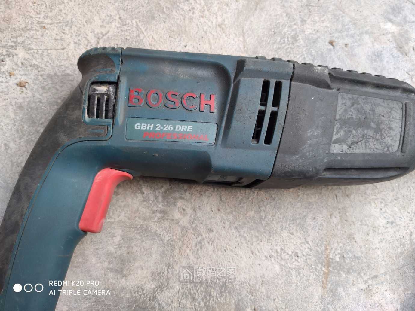 帮从外壳看看博世电锤真伪