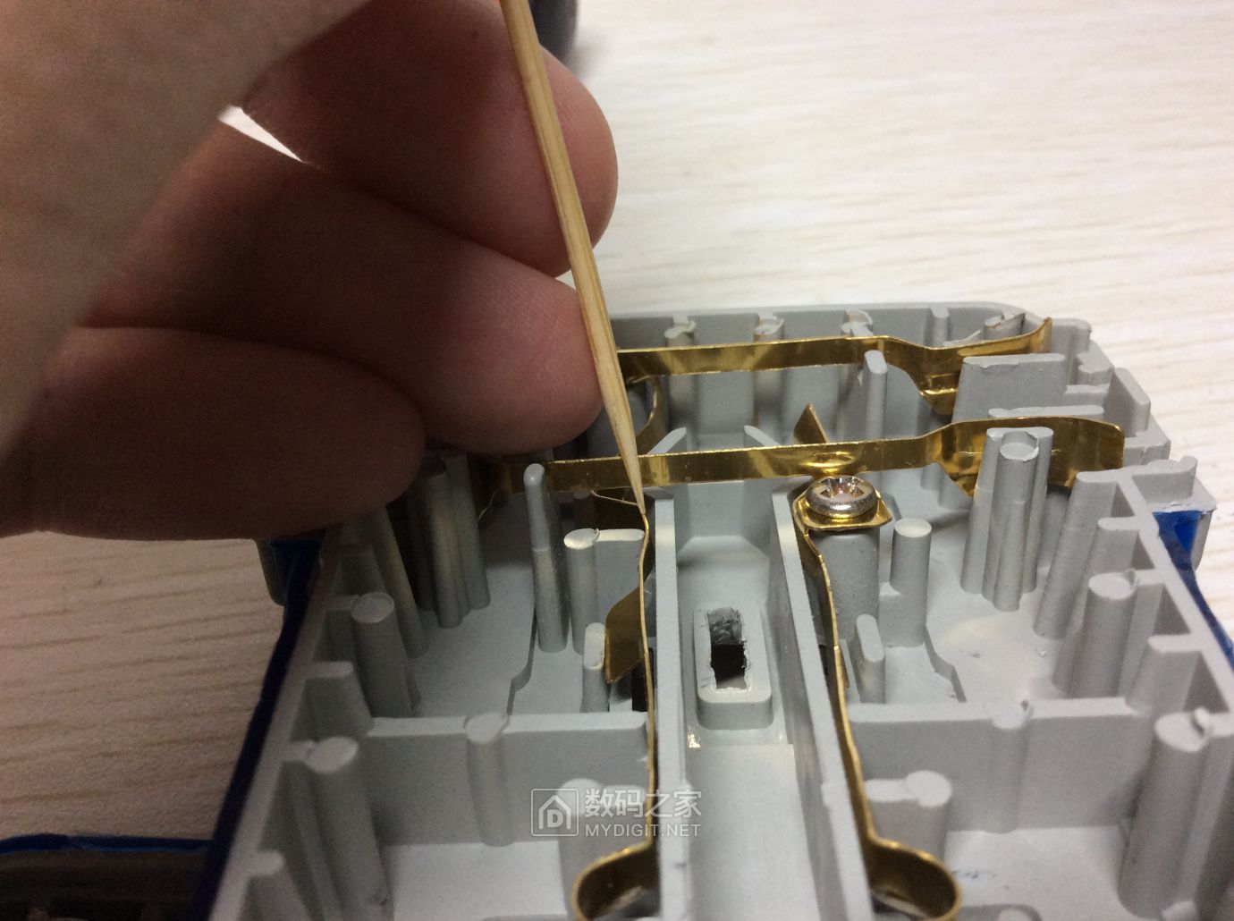 拆个悦兔地拖王插座