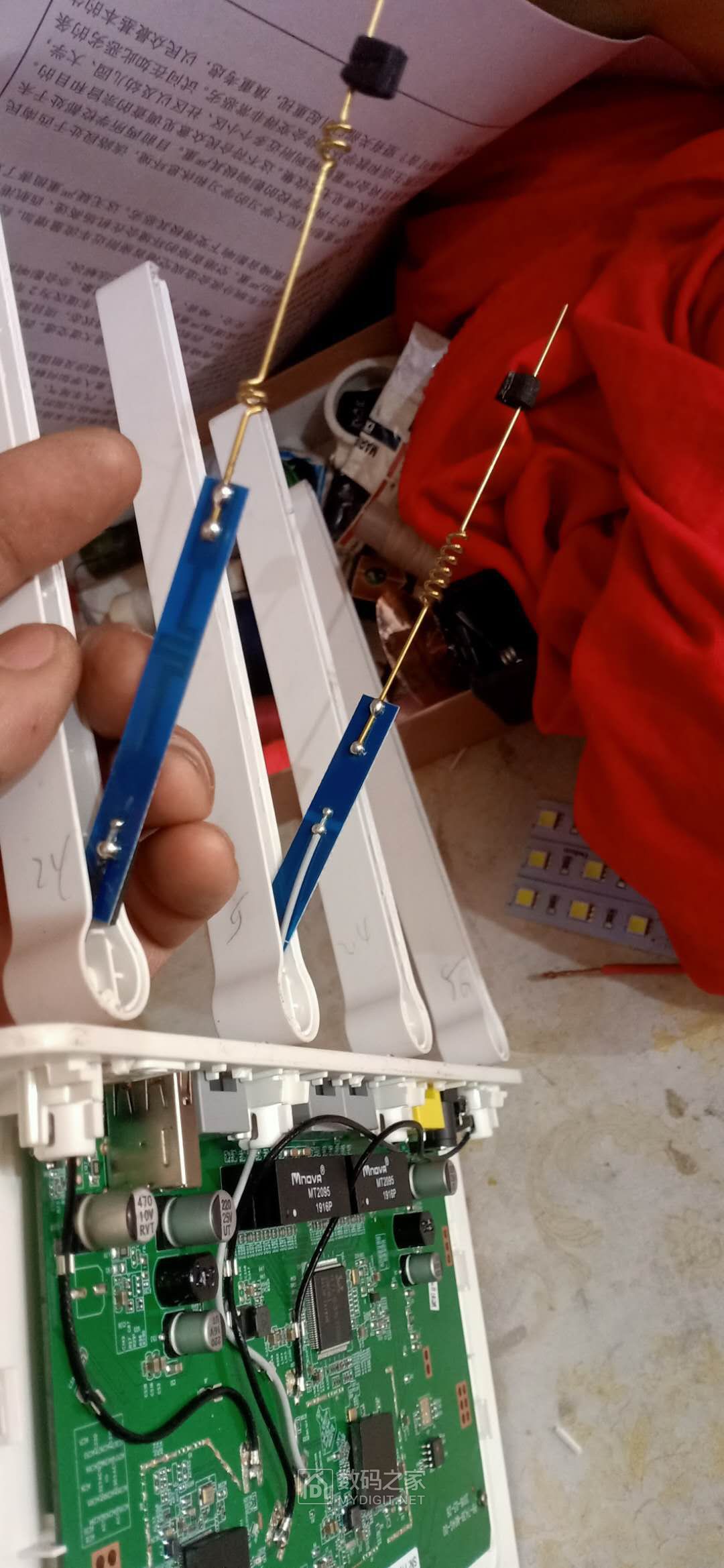 问个360安全路由t3路由器哪根是5g天线呢