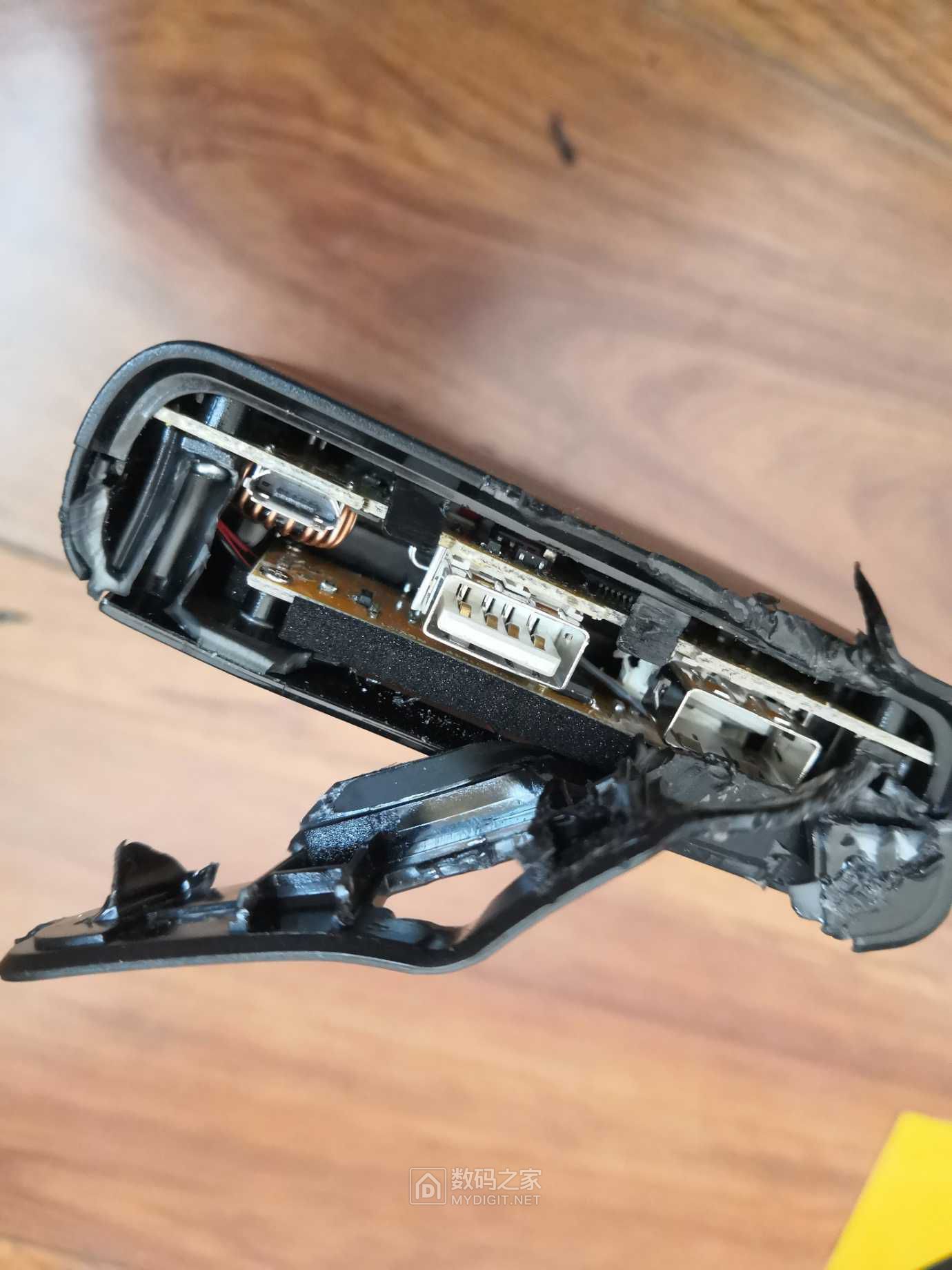 菜刀大法拆品胜LCD电库20000充电宝（Pisen TS-D199） - 拆机乐园 数码之家