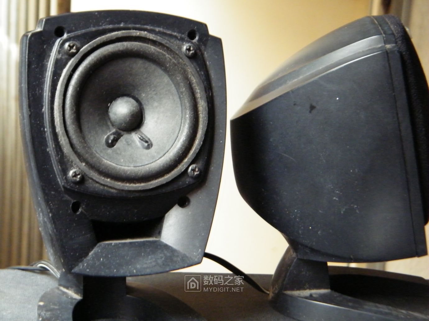 拆一个漫步者edifierr201t04款多媒体有源音箱