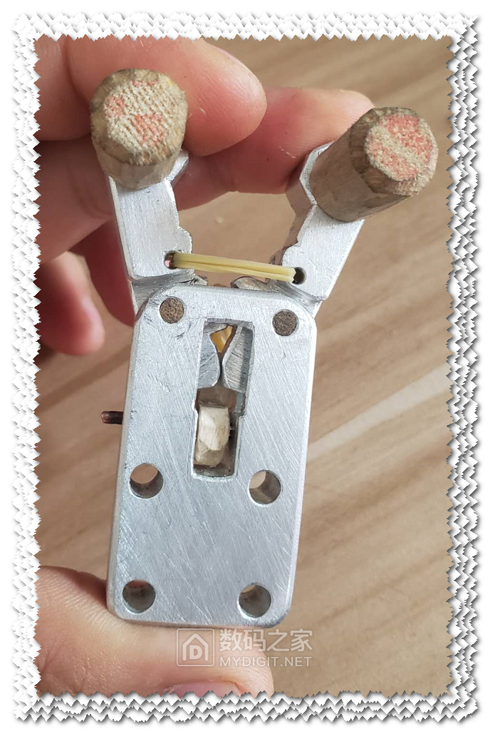 做个弹弓玩玩基本成型了