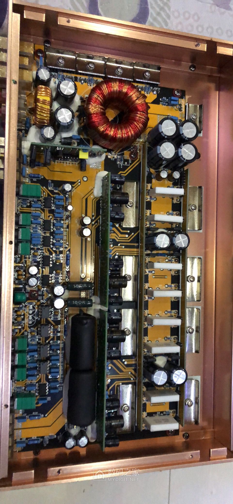 不同等级的卡莱汽车功放拆解研究