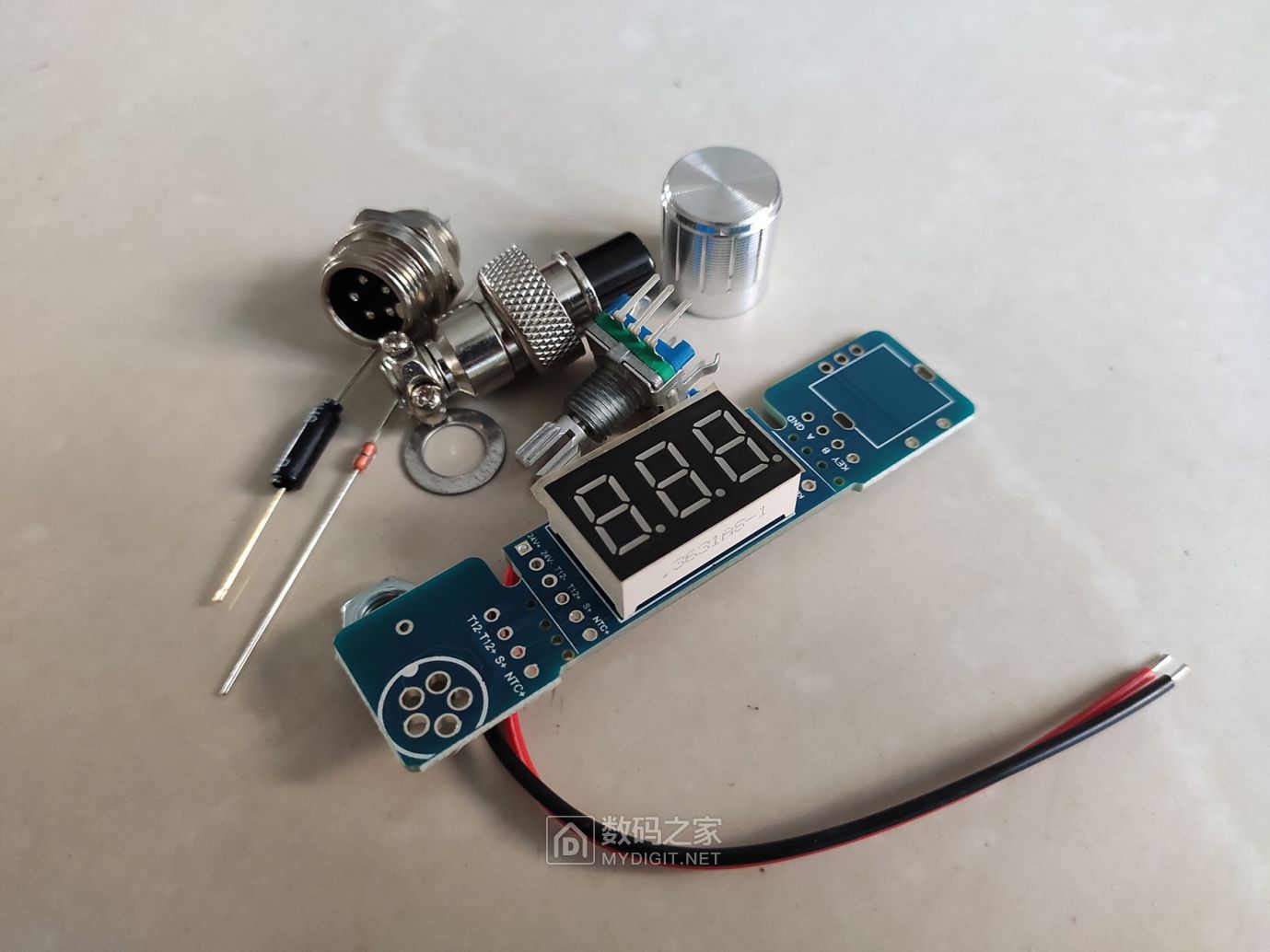 见便宜买了个数码管版本t12控制板