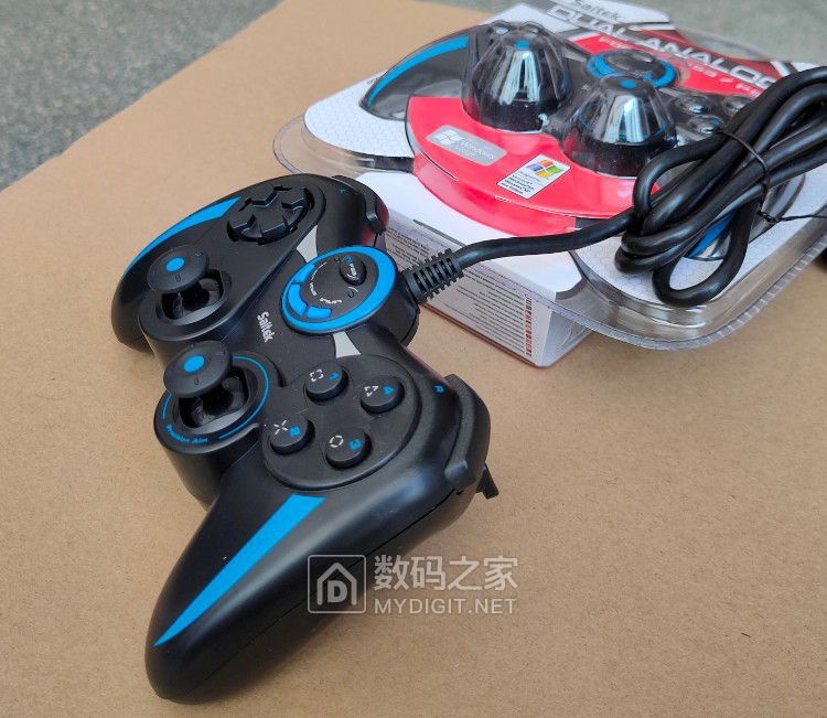 saitek赛钛客usb游戏手柄138包邮ps23手柄168包邮只限56号两天