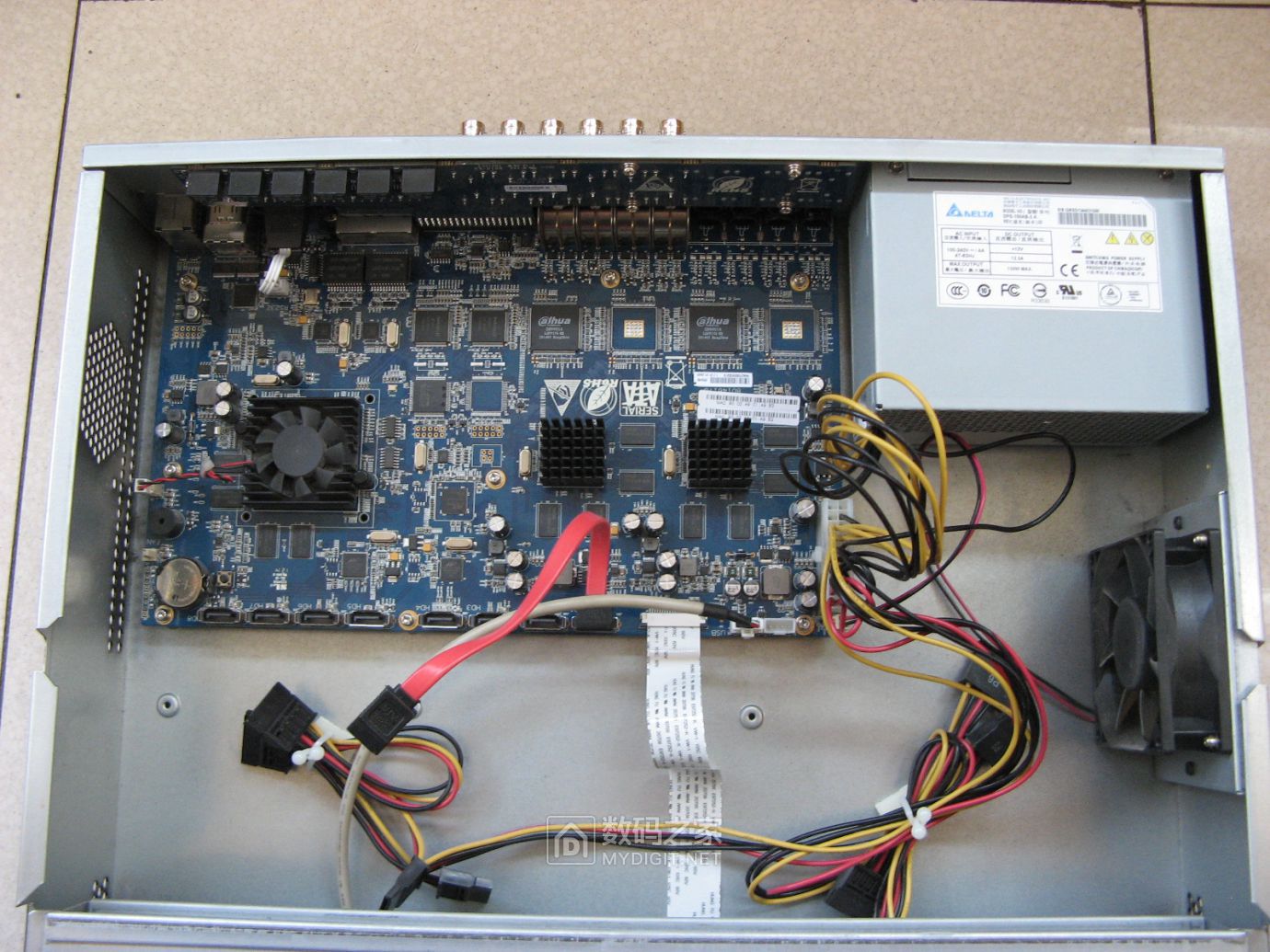 拆大华dhhcvr7808s硬盘录像机