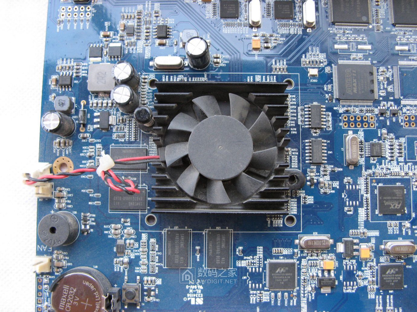 拆大华dhhcvr7808s硬盘录像机