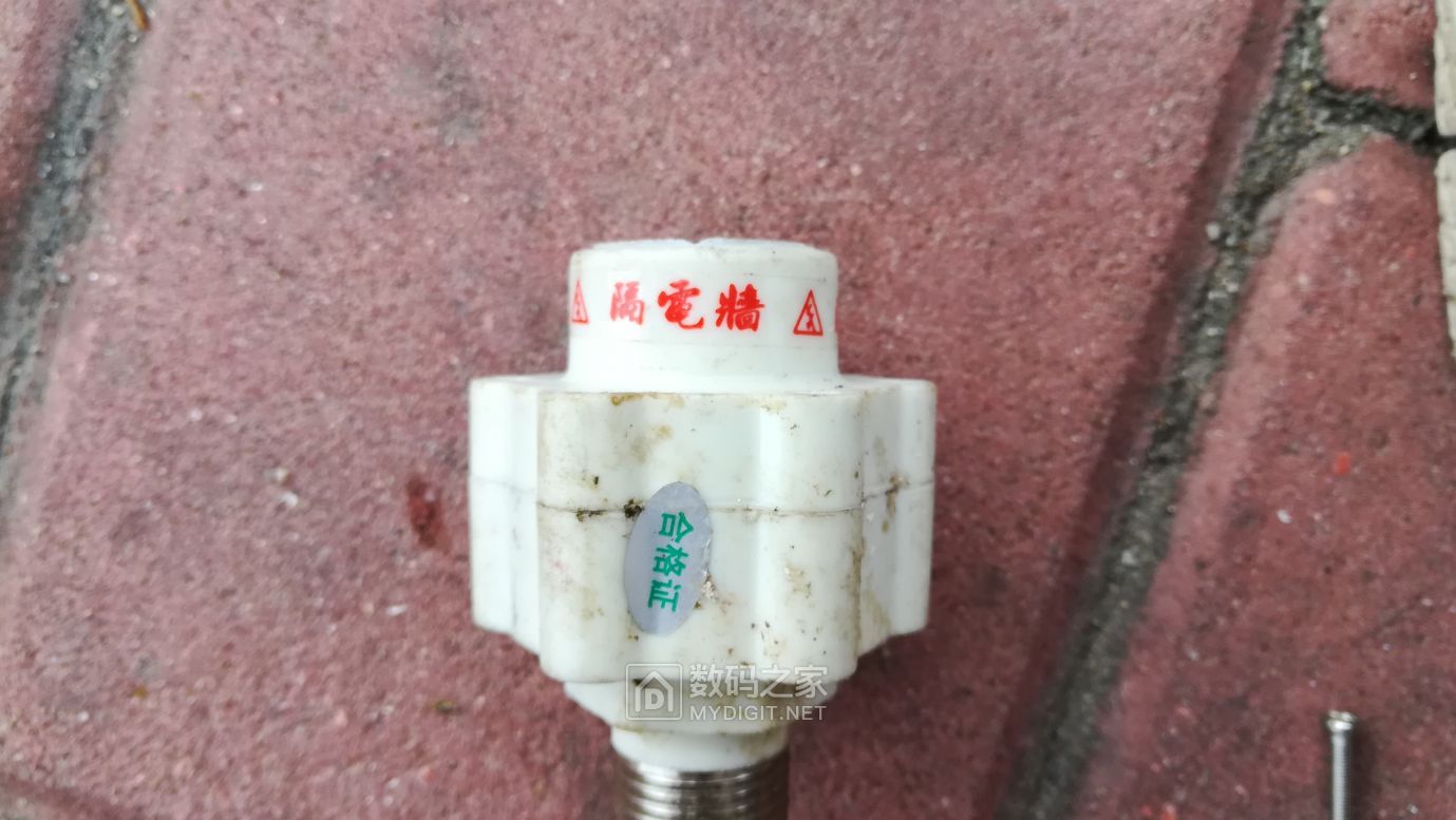 拆个电热水器的隔电墙