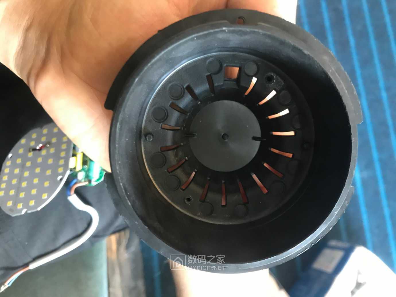 拆解木林森7w筒灯