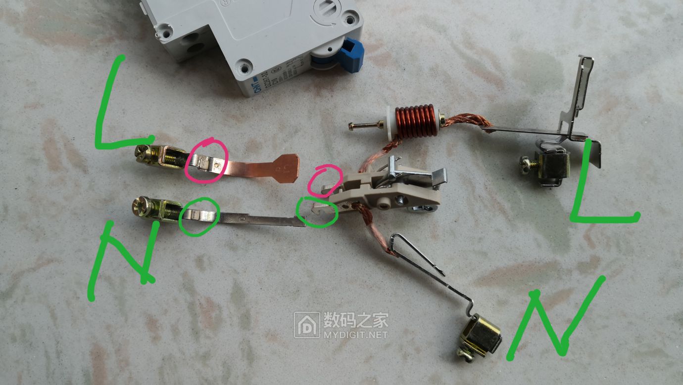 双断——拆解正泰1p n空气开关