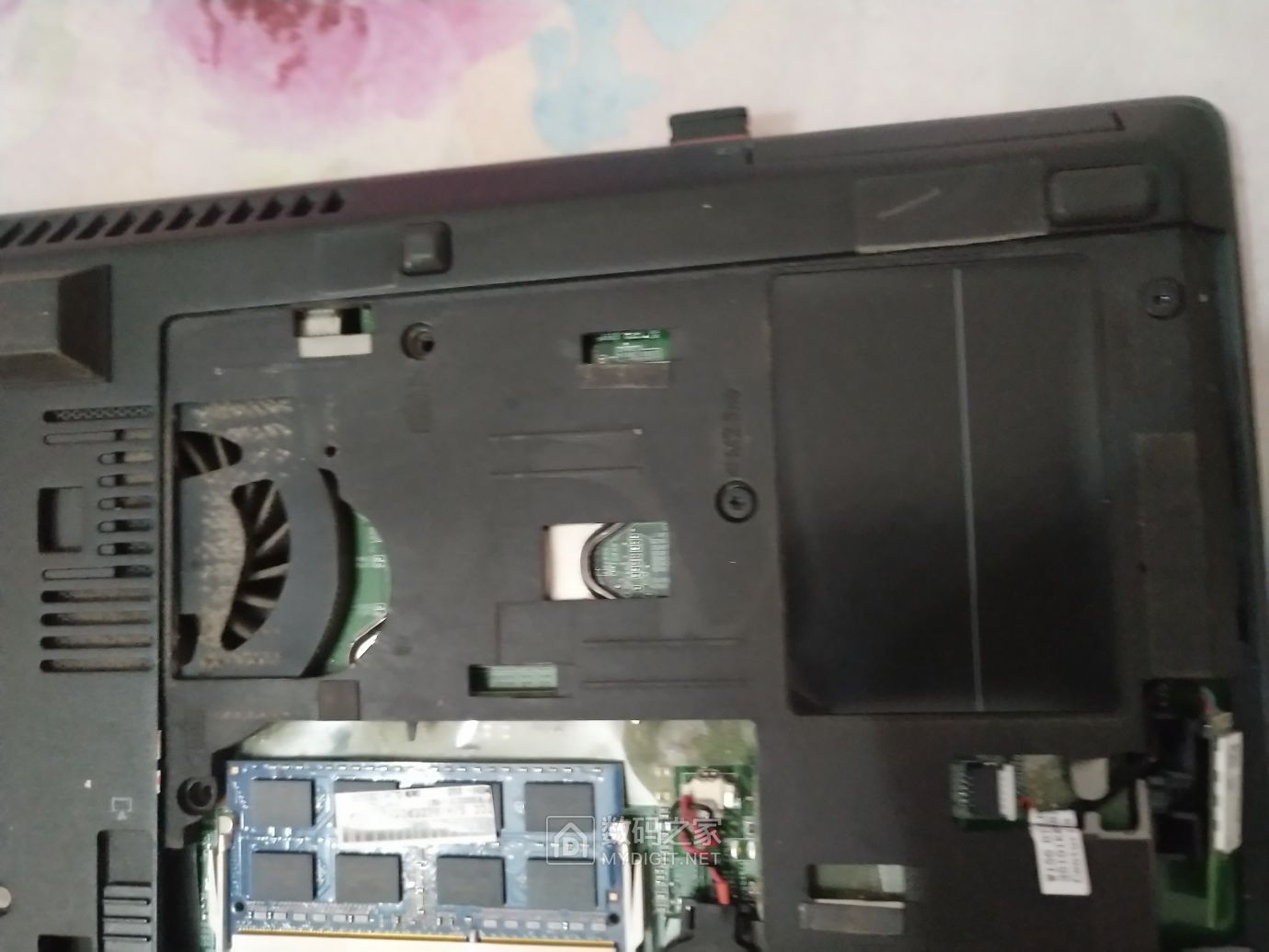 给惠普8570W换CPU - 拆机乐园 数码之家