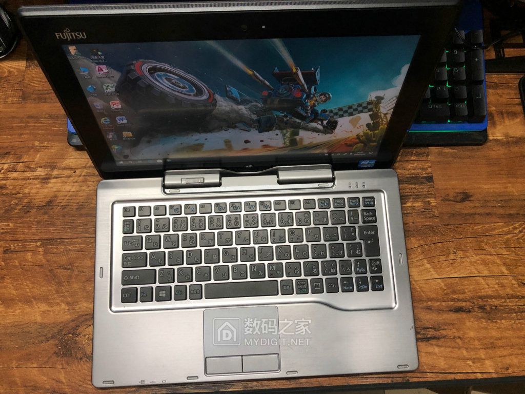 富士通q702二合一平板电脑