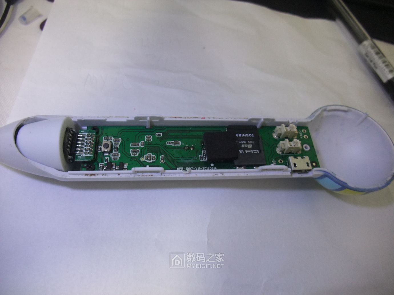 小孩幼儿园发的点读笔拆解