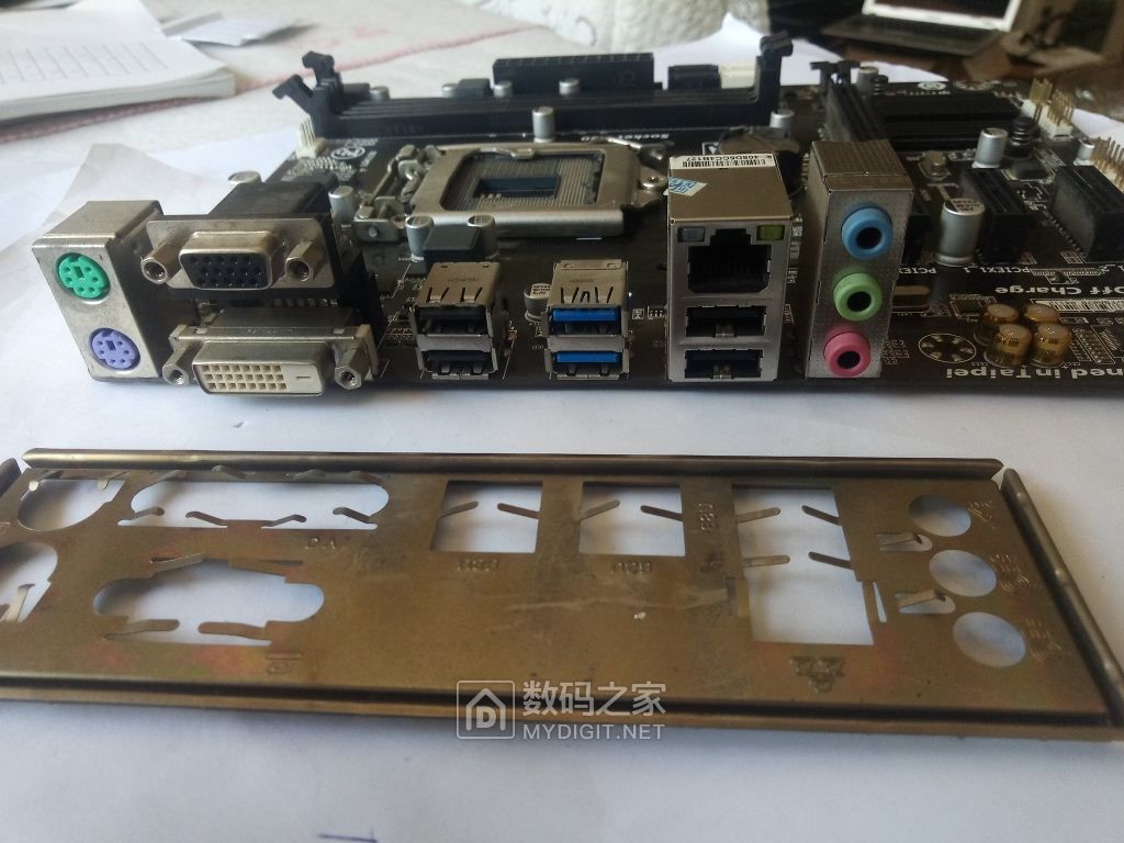 技嘉ga-h81m-d2 h81主板99元 外观新净,实物测试. 不包邮不讲价.