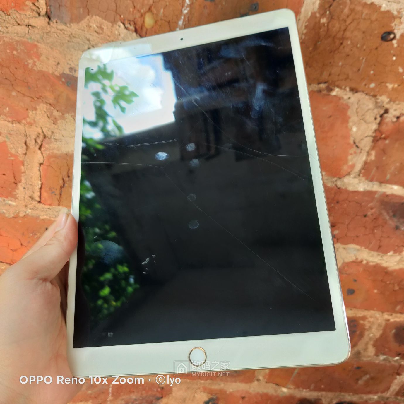 出一个ipadpro105201764g美版明盘1650