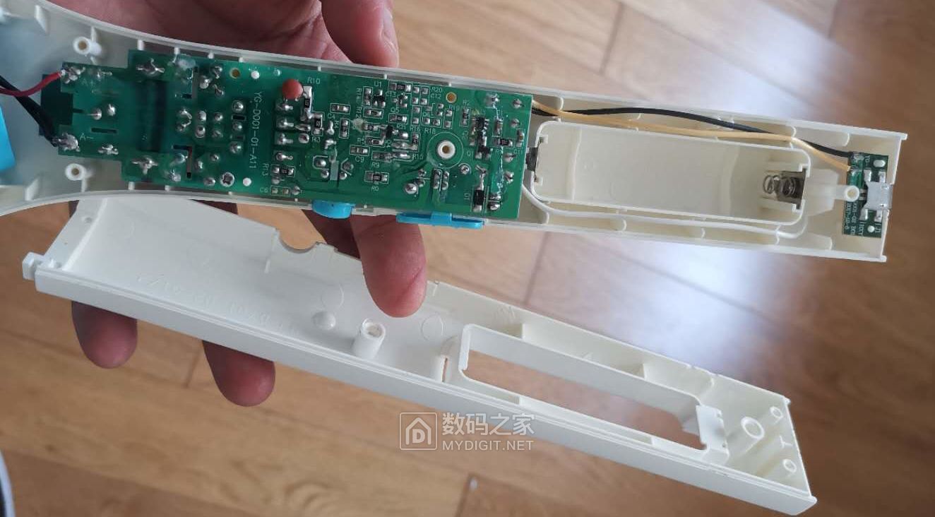 雅格电蚊拍没有滋滋的高压电声音怎么修