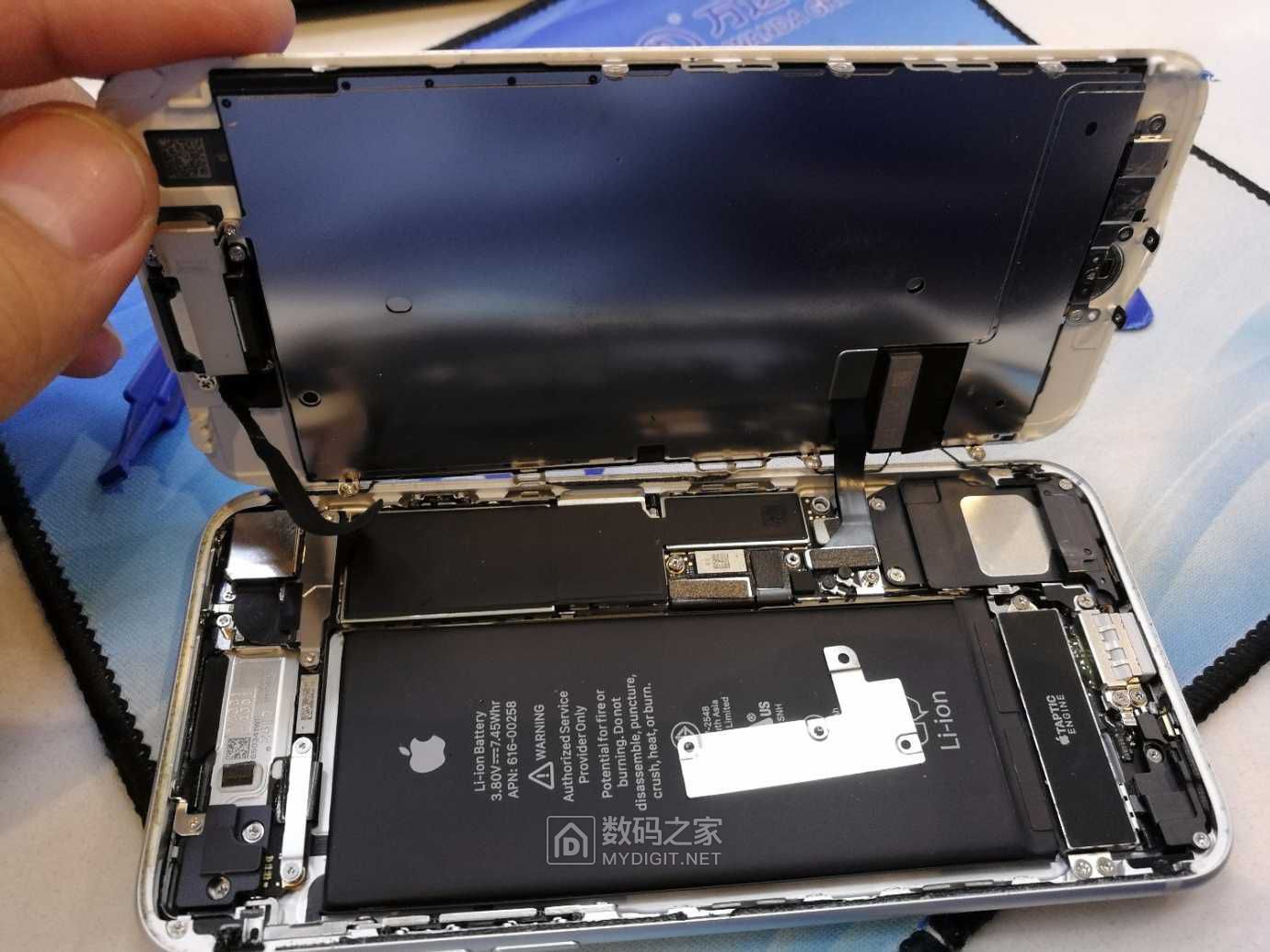 拆个苹果7换电池. - 拆机乐园 数码之家