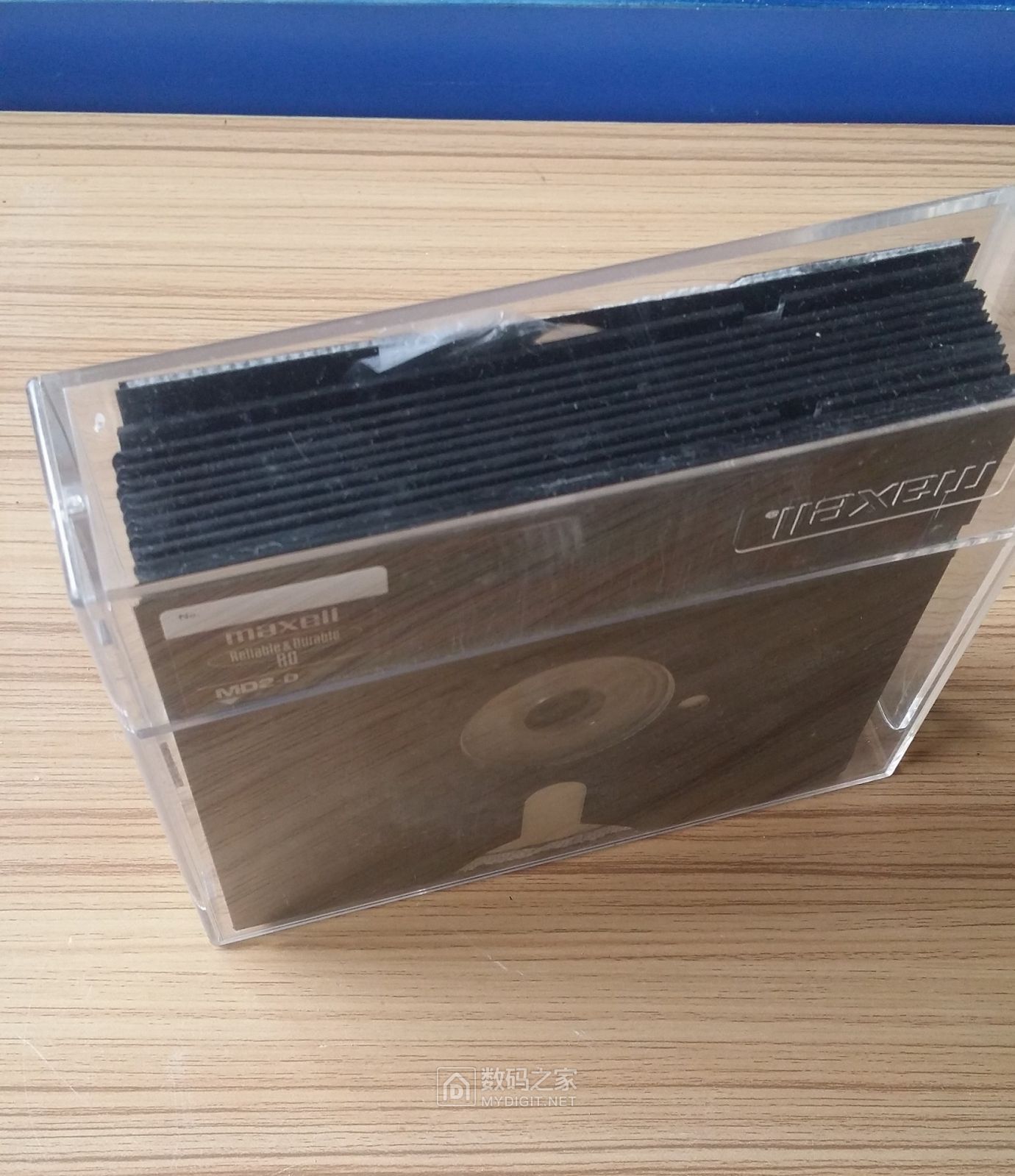 清理书柜翻出的525寸软盘里面居然有福利