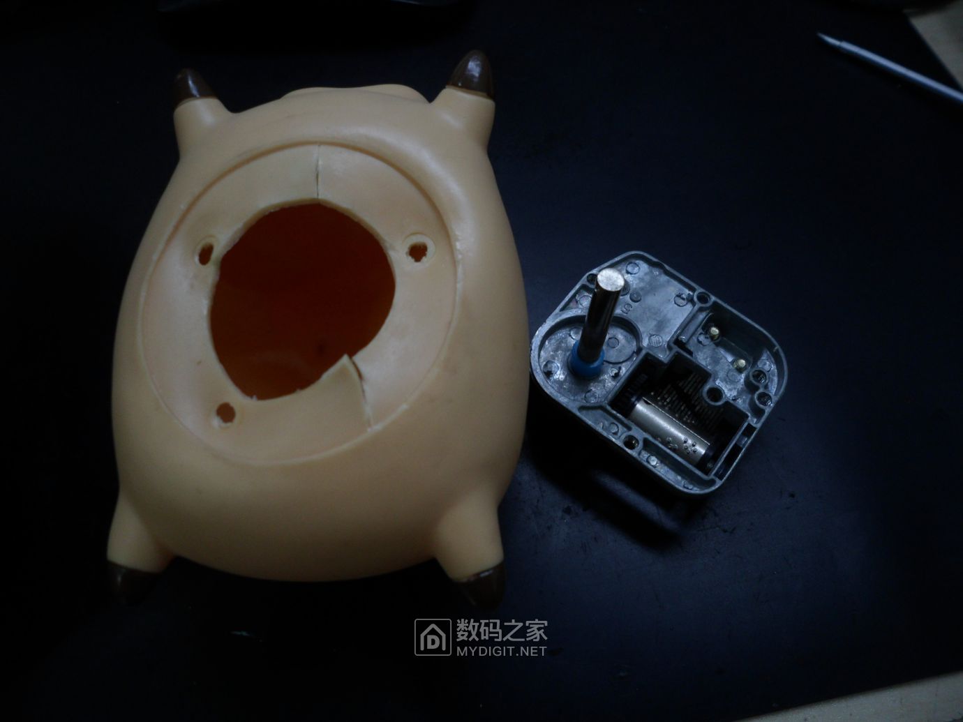 家里的八音盒坏了拆了